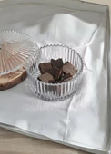 Lüx Cam Kapaklı Şekerlik Çadır Şekilli Kurabiye ve Bisküvi Servis Kabı 13X10X5 cm - 2