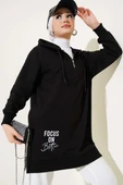 Kapüşonlu Yarım Fermuarlı Baskılı Tunik Siyah thumbnail 1