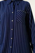 Cep Taşlı Çizgili Gömlek Lacivert thumbnail 4