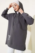 Kapüşonlu Yarım Fermuarlı Baskılı Tunik Füme thumbnail 1