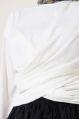 Bilek Lastikli Çapraz Büzgülü Bluz Ekru thumbnail 4