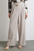 Düğme Detaylı Pensli Dökümlü Pantolon Bej thumbnail 4