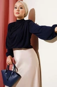 Omuz Vatkalı Degaje Yaka Sandy Bluz Lacivert thumbnail 1