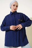 İnce Çizgili Cep Taşlı Gömlek Lacivert thumbnail 1