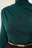 Yan Büzgülü Balıkçı Yaka Sandy Bluz Zümrüt thumbnail 4