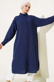 Yanı Yırtmaçlı Çizgili Uzun Gömlek Lacivert thumbnail 2
