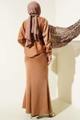 Kemerli Saten Kalem Etek İkili Takım Latte thumbnail 3