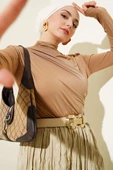 Balıkçı Yaka Yan Büzgülü Sandy Bluz Camel - 1