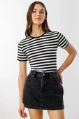 Kadın Çizgili Kısa Kollu T-shirt ÇİZGİLİ-T-SHIRT - 8
