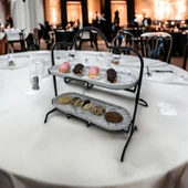 2 Katlı Beyaz Gümüş Zemin Mermer Desenli Melamin 13x32cm Metal Sunum Standı – İkram ve Servis İçin Model 1 Siyah - 4