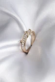 Pirinç Gold Renk Su Yolu Zirkon Taşlı Model Kadın Yüzük - TJ-BYK2915 - 1