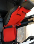 BMW KIRMIZI Nakışlı Ön İkili Oto Koltuk Minderi 2 Adet Boyun Yastığı 2 Adet Kemer Pedi thumbnail 2