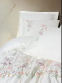 Cotton Box 3D Nakışlı Çift Kişilik Saten Nevresim Takımı Zephy Ekru thumbnail 2