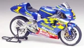 Tamiya 1/12 Telefonica Suzuki Rgv '01 Plastik Motorsiklet Maket Kiti - 1
