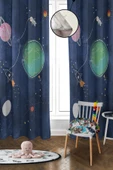 Dijital Baskı Yıkanabilir Uzay Desenli 2 Kanat Bebek ve Çocuk Odası Fon Perdesi RENKLİ 140 X 270 - 1