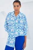 Mavi Beyaz Desenli Oversize Saten Gömlek 3985 thumbnail 1