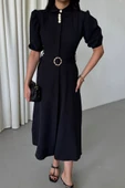 YAKA DÜĞME DETAYLI ELBİSE - Siyah thumbnail 3