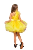 Kız Çocuk Omuzdan Göğse Tüylü Tek Omuz Eteği Kabarık Tüllü Sarı Abiye thumbnail 5