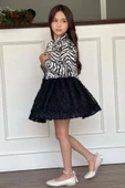 Kız Çocuk Bisiklet Yaka Penye T-shirt Zebra Desenli Jean Ceket Üzeri Kırçıllı Siyah Etekli Takım - 2