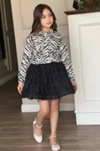 Kız Çocuk Bisiklet Yaka Penye T-shirt Zebra Desenli Jean Ceket Üzeri Kırçıllı Siyah Etekli Takım - 1