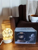 Ahşap altlıklı ışıklı küre thumbnail 1