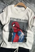 Erkek Çocuk Örümcek Adam Karakter ve Yazı Baskılı T-shirt İp Detaylı Siyah Şortlu Takım - 6