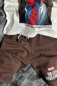 Erkek Çocuk Örümcek Adam Karakter ve Yazı Baskılı T-shirt İp Detaylı Kahverengi Şortlu Takım thumbnail 3