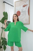 Yeşil Şort Ve Üst Takım - 2