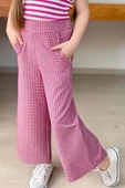 Kız Çocuk Yatay Çizgiler Kolsuz Omuzları Fırfırlı Bluz Pötikare Kumaş Pantolon Pembe Alt Üst Takım thumbnail 4