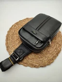 Küçük Boy Deri Göğüs Çantası Siyah Renk - 1