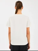 Skechers W Regular Fit Graphic Tee T-Shirt S2510141 Kadın Tişört - 4