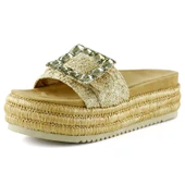 Erkan Saçmacı Bej Sabit Tek Bant Kristal Taş Süslemeli Hasır Dokulu Dolgu Topuklu Terlik - 1