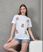 Genç Kadın Ayıcık Süzene Nakışlı T-shirt - 1