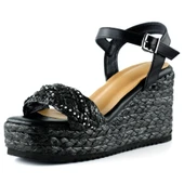 Erkan Saçmacı Siyah İnci İşlemeli Tokalı Hasır Örgü Görünümlü Dolgu Topuklu Sandalet - 1