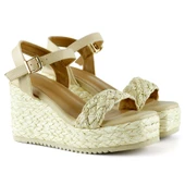 Erkan saçmacı Bej İnci İşlemeli Tokalı Hasır Örgü Görünümlü Dolgu Topuklu Sandalet - 4