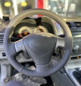 Toyota Corolla 2008-2009 Araca Uyumlu Direksiyon Kılıfı (ORTA GÖBEKLE AYNI RENK) thumbnail 3