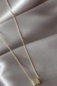 Gold Renkli Küp Model Zirkon Taşlı T Harfli Kolye - 2