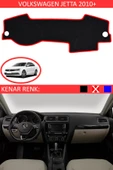 Torpido Koruma Halısı Siyah Kenar Renk Kırmızı Volkswagen Jetta 2010+ ile Uyumlu - 1