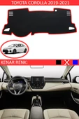 Torpido Koruma Halısı Siyah Kenar Renk Kırmızı Toyota Coralla 2019-2021 ile Uyumlu thumbnail 1