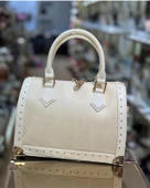 Tek Bölmeli Metal Boncuk İşlemeli İthal El Ve Omuz Çantası Bej thumbnail 1