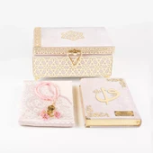Desenli Kutu Çeyizlik, Seccade + Tesbih + Kuran Hediye Seti (Hafız Boy, P.Pembe, Elif-Vav) - 3