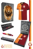Galatasaray Orijinal 2024/2025 Taraftar Forma Kalem Hediyeli Özel Tasarım Hediyelik Ahşap Kutulu thumbnail 1