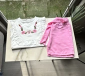 Çiçek Nakışlı Fırfırlı Bluz ve Pembe Keten Şort Takım - 3