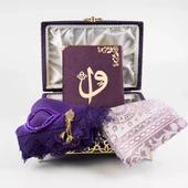 Desenli Kutu Çeyizlik, Şal + Seccade + Tesbih + Kuran Hediye Seti (Orta B. Kadife, Mor, Elif-Vav) thumbnail 5