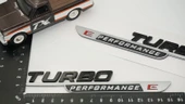 DK Tuning Turbo E Performance Gri Siyah Çamurluk Yanı Logo Benz İle Uyumlu thumbnail 2