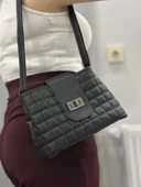 Kapaklı kapitone siyah cilt çanta - 1