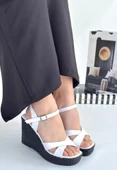 Minna Beyaz Cilt Dolgu Topuk Sandalet - 3