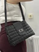 Kapaklı kapitone siyah cilt çanta thumbnail 2