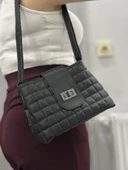 Kapaklı kapitone siyah cilt çanta thumbnail 1