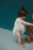 Renkli Baskılı Bebek İp Askılı Tulum - 2